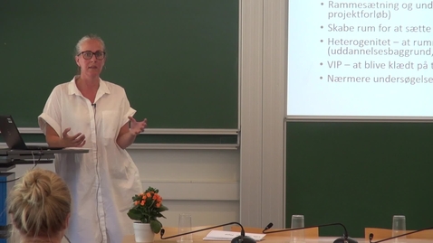 Thumbnail for De mange veje til kandidaten – Hvordan står de til i tal og hvordan oplever studievejledningen det? (Stine Floutrup)