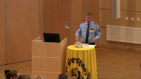 Thumbnail for Erfarenheter av ledarskap inom polisen