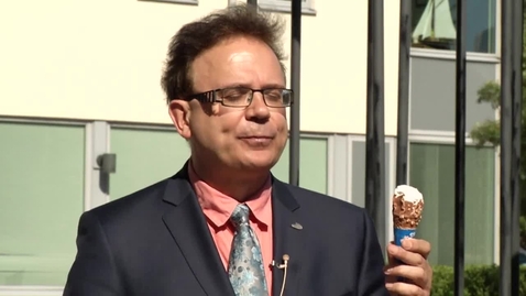 Thumbnail for Sommarhälsning - rektor Martin Hellström juni 2017